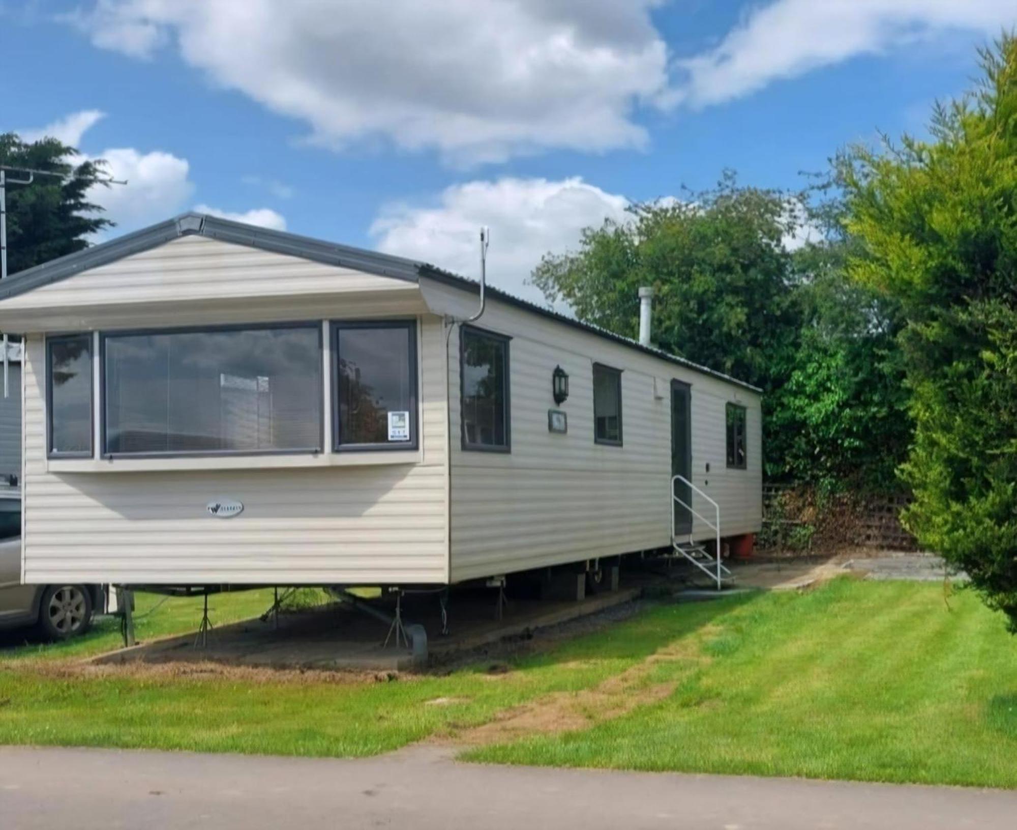 Homely 6 Berth Caravan At Steeple Bay In Essex Ref 36017D Southminster Exteriér fotografie